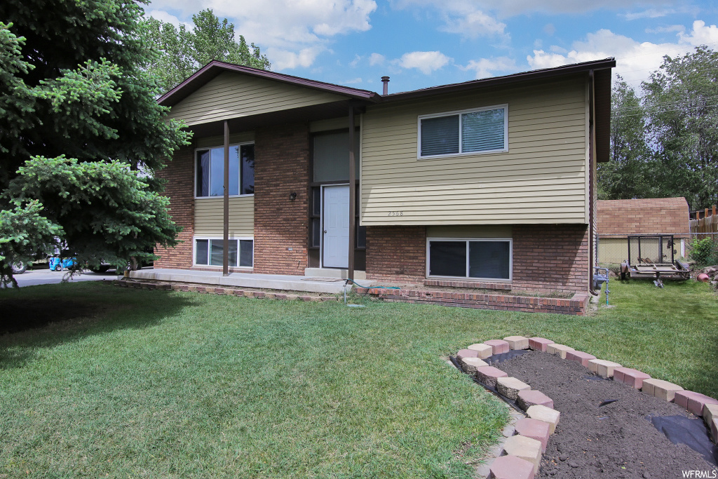 2568 N 1050 W, Clinton, UT 84015
