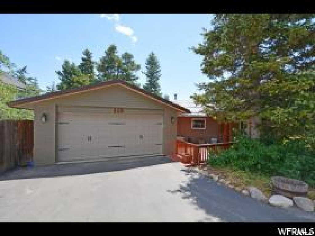 113 S Paradise Rd W, Summit Park, UT 84098