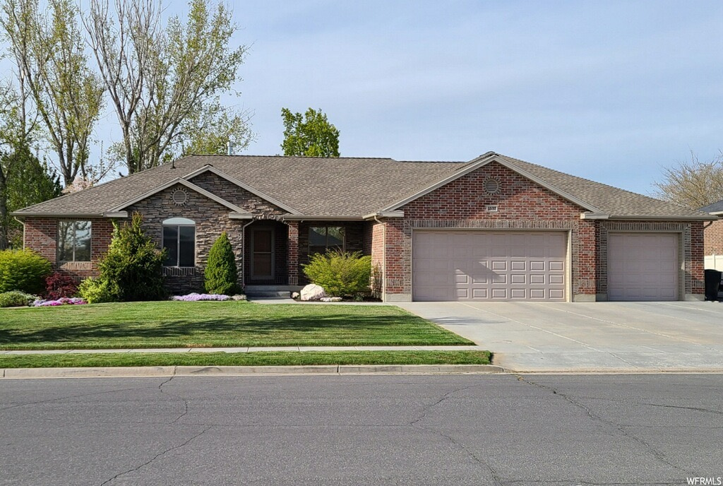 1532 W 1520 N, Clinton, UT 84015