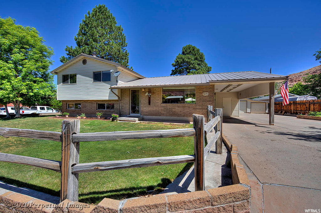 571 E 200 S, Moab, UT 84532