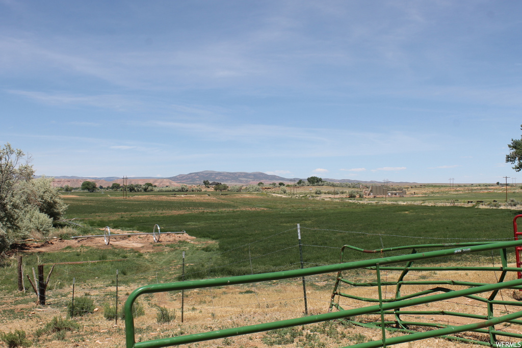 4689 N 10500 E, Lapoint, UT 84039