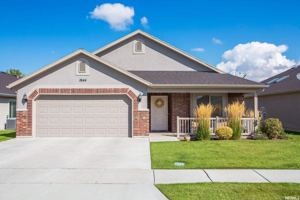 1944 W Park Dr, Syracuse, UT 84075