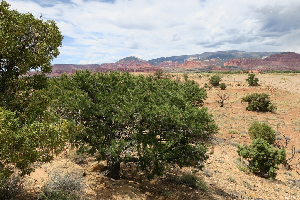 750 S River View Dr, Torrey, UT 84775