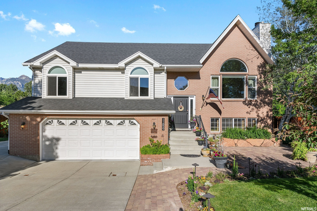 11859 S Casper Rd E, Sandy, UT 84092