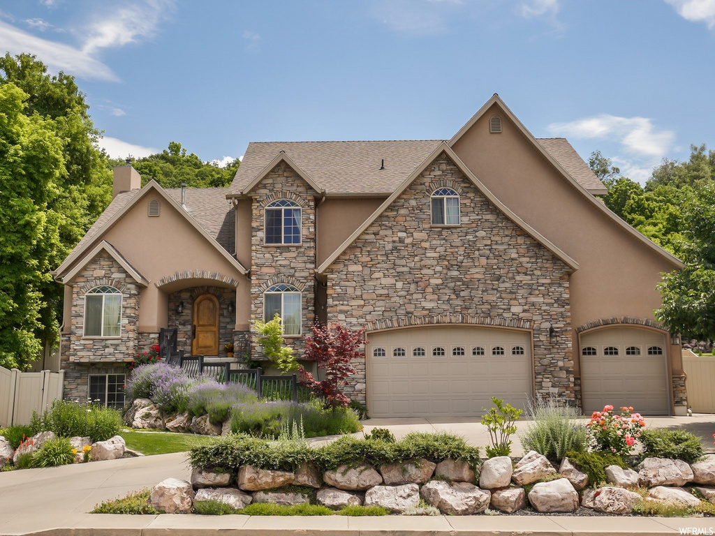 2220 Cherry Meadows Ln, Layton, UT 84040