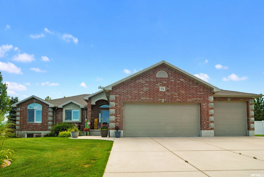 1136 N 2220 W, Clinton, UT 84015