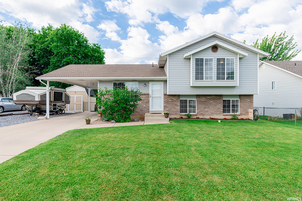 607 W 950 N, Clinton, UT 84015