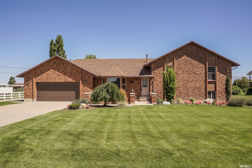 3072 W 1800 N, Clinton, UT 84015