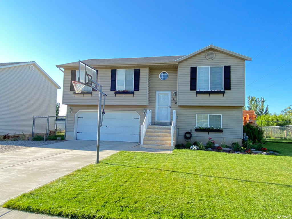 1582 W 1950 N, Clinton, UT 84015