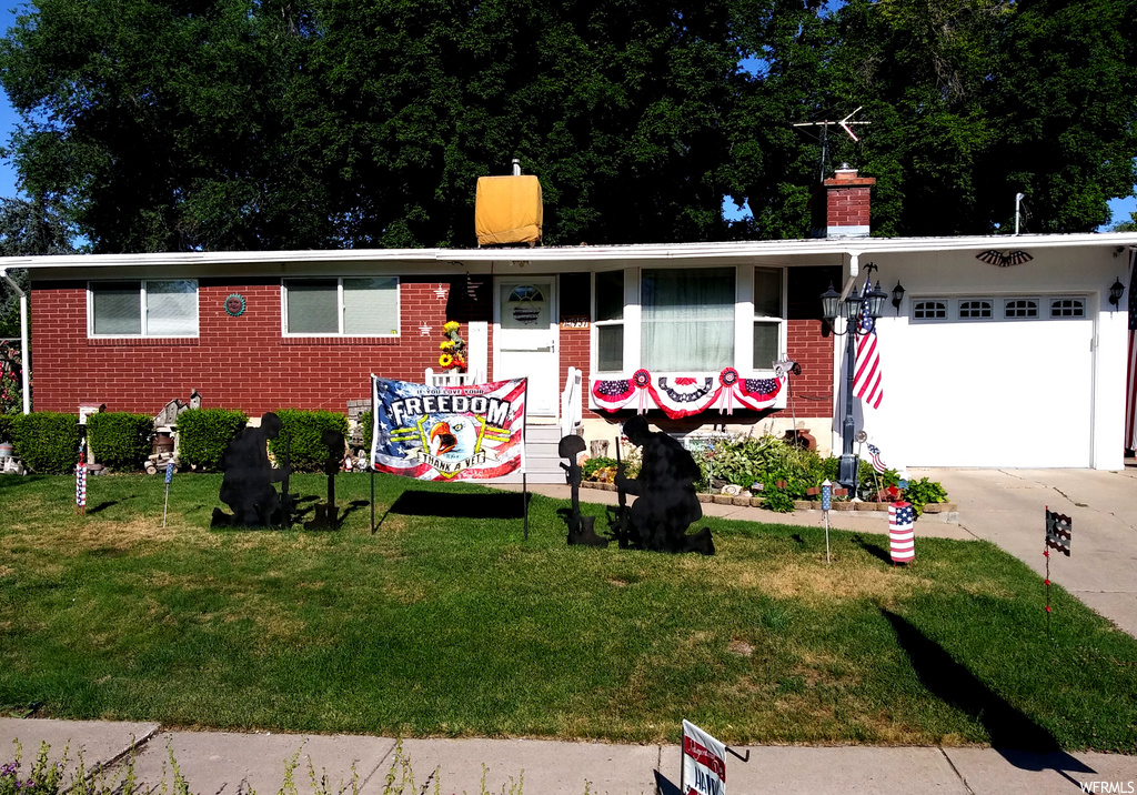 957 N Sapphire Dr E, Layton, UT 84041