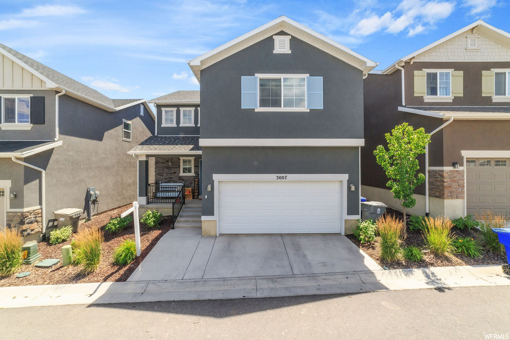 3007 S WILLOW CREEK DR Saratoga Springs, Utah Beautiful home with an amazing view of Utah Lake. The house has 4.76 kw solar that can left on the house if you're wanting to take over the payment. If not, it will be removed. The neighborhood is quiet and has amazing views of Utah Lake throughout it.