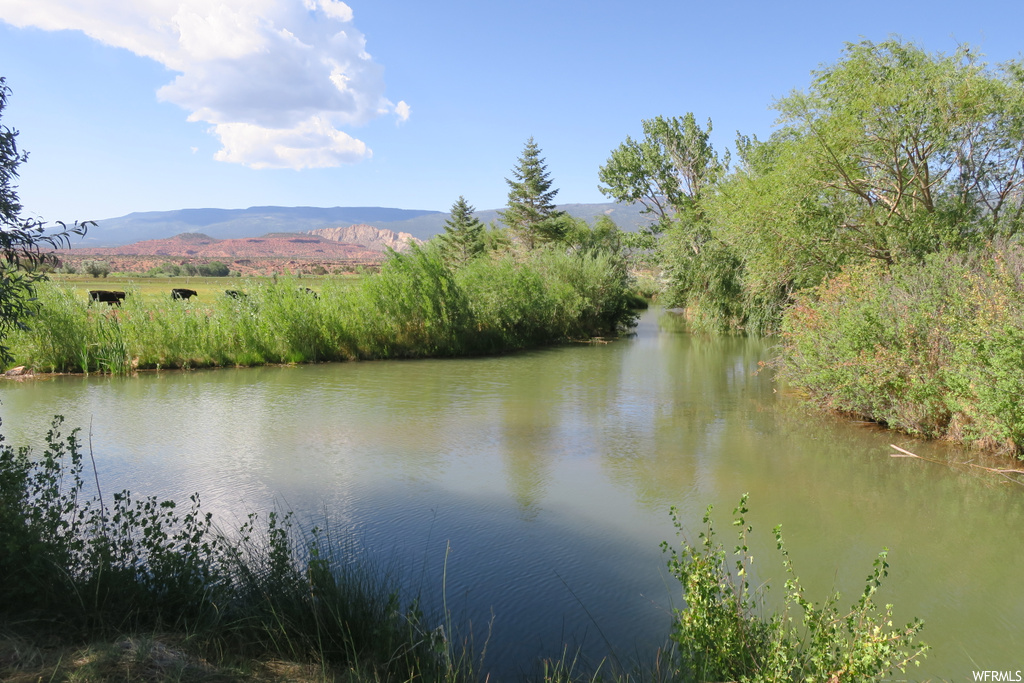 97 S 680 East St E, Torrey, UT 84775