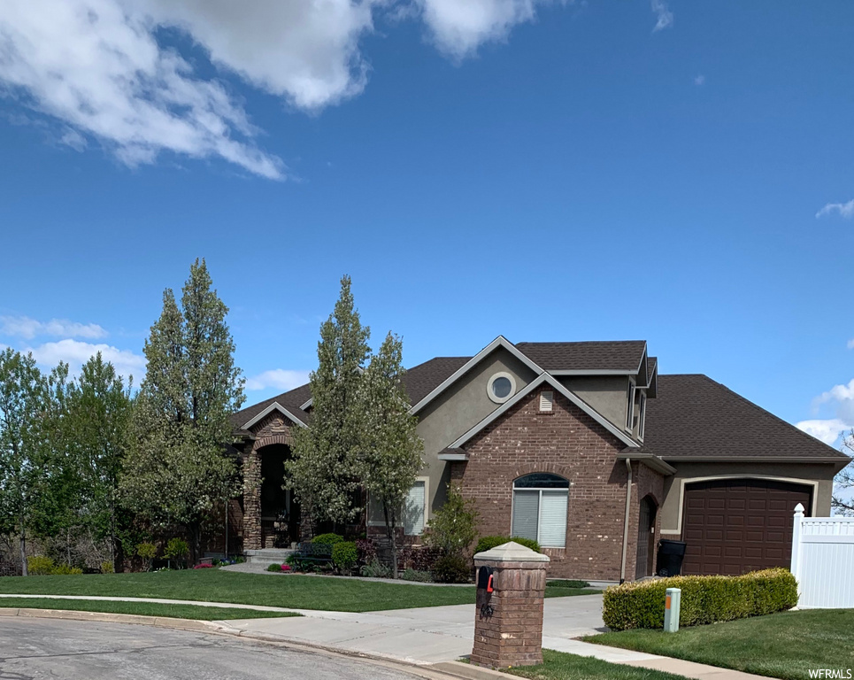 649 E Westbrook Cir, Kaysville, UT 84037