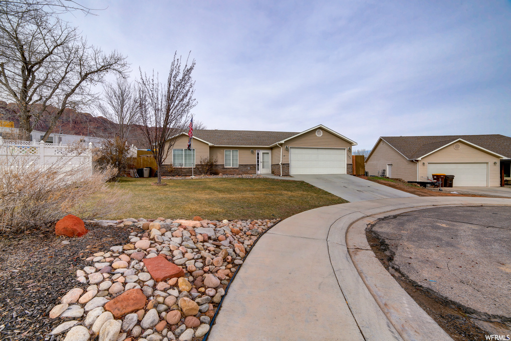1292 S Red Valley Ct E, Moab, UT 84532