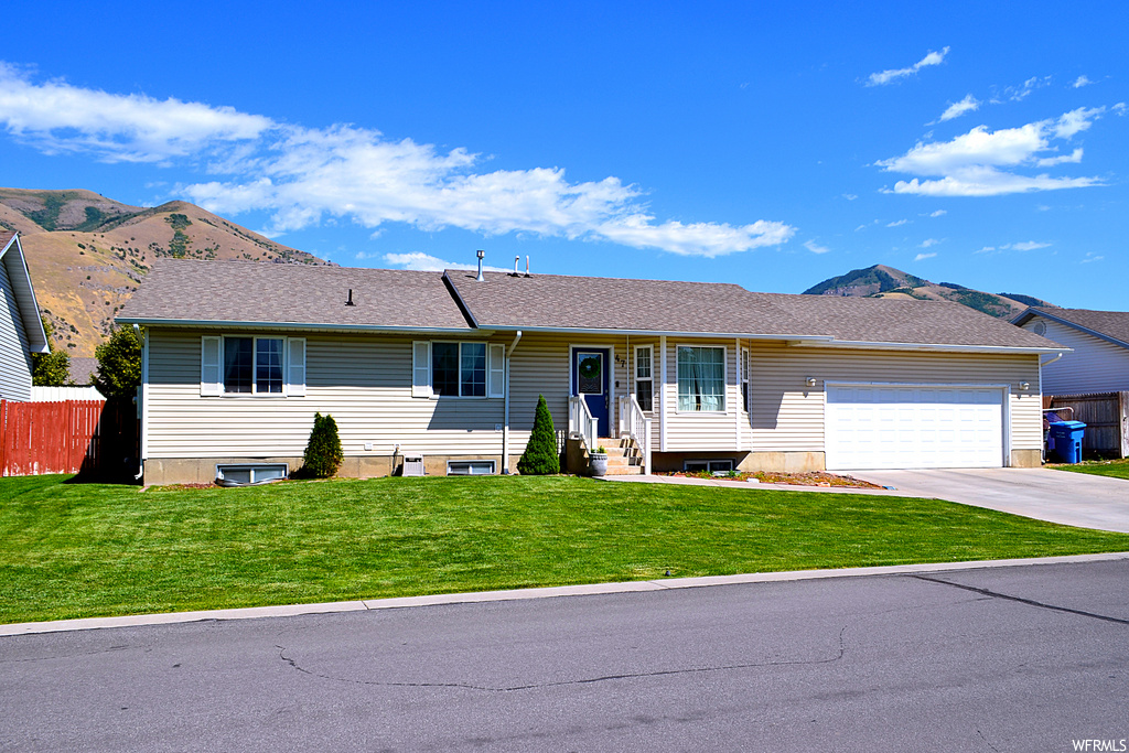 47 S Wapiti Loop, Hyrum, UT 84319
