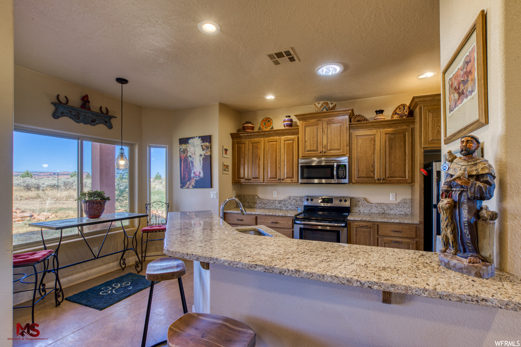 5075 E Panorama Ave, Kanab, UT 84741