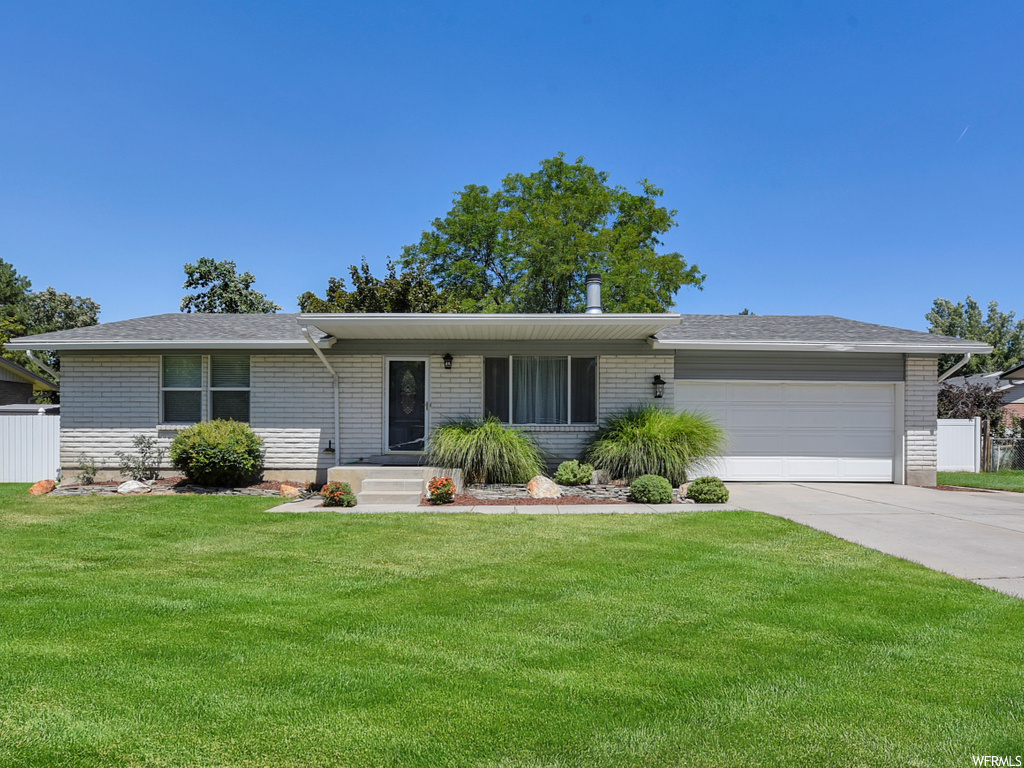 1023 E Fallbrook Way S, Sandy, UT 84094