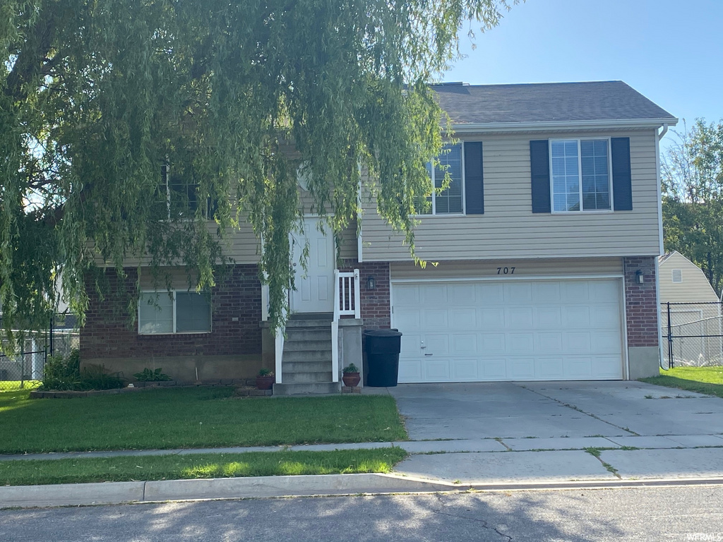 707 N 1725 W, Clinton, UT 84015