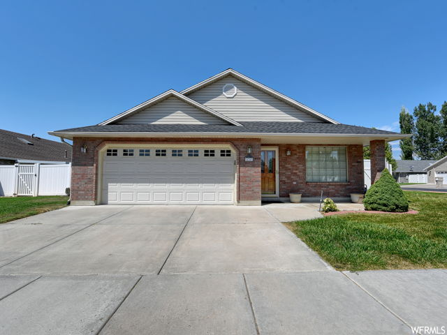 874 W 1680 N, Clinton, UT 84015