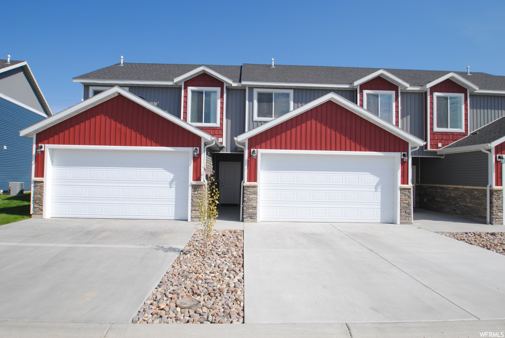 24 Cedar Ln, Malad City, ID 83252