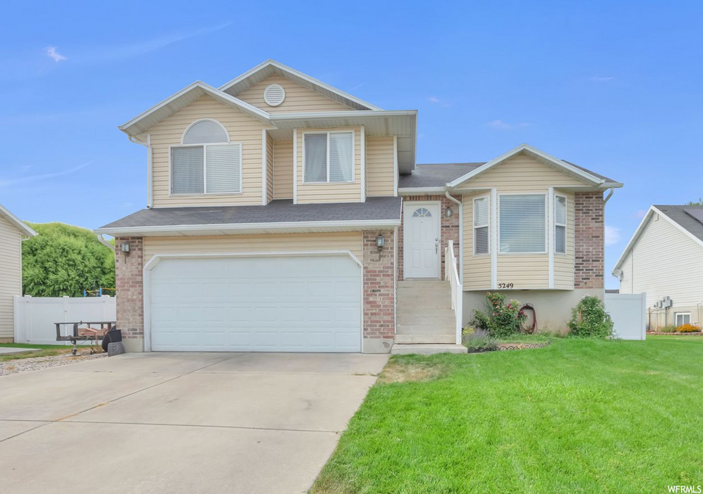 5249 S 3925 W, Roy, UT 84067