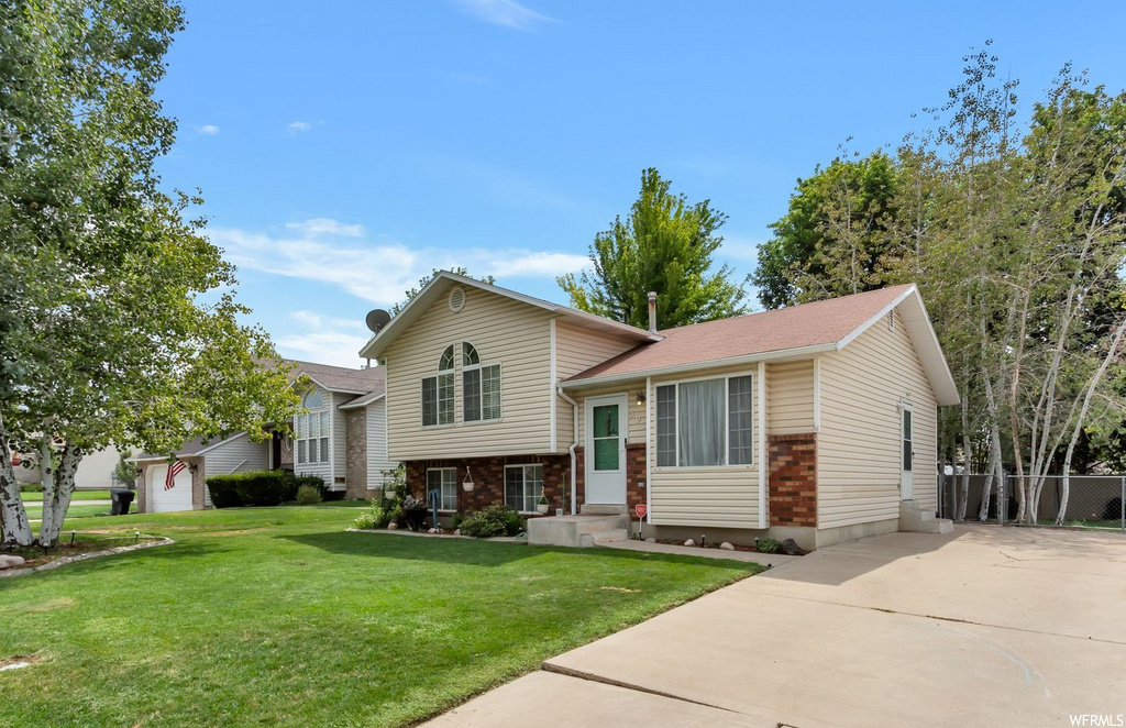593 W 950 N, Clinton, UT 84015