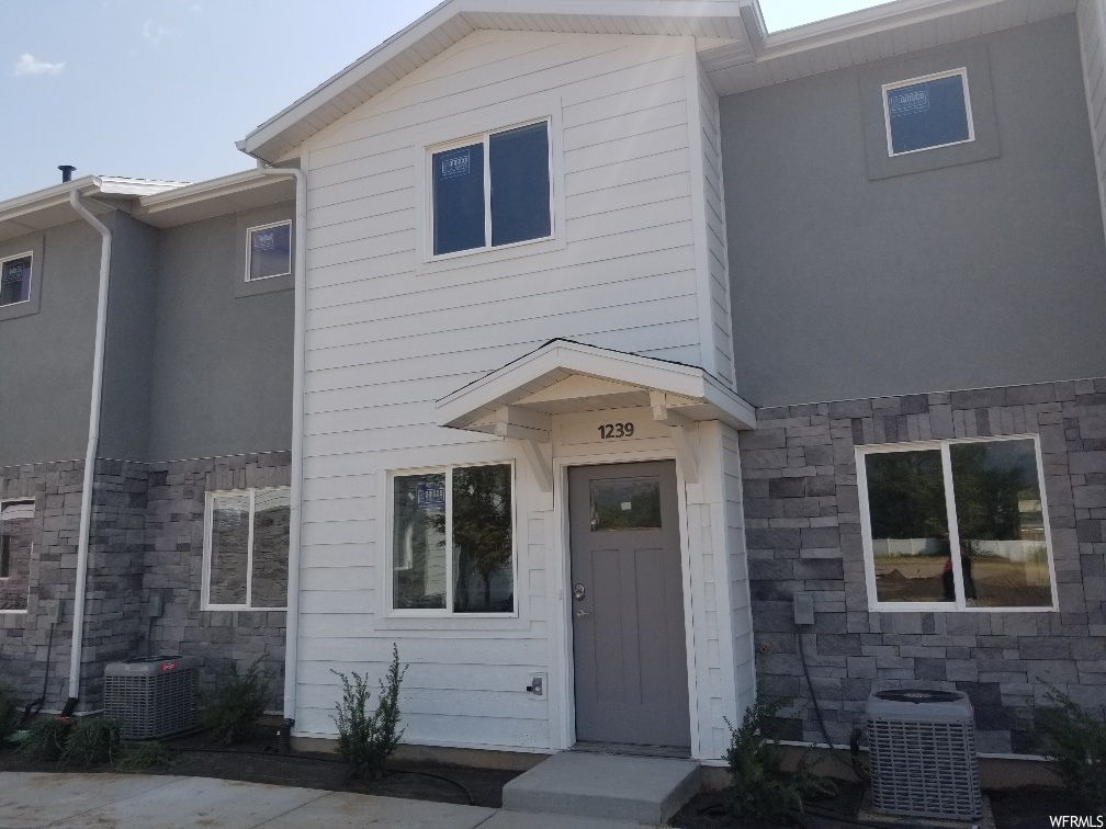 1239 N 450 E, Ogden, UT 84404