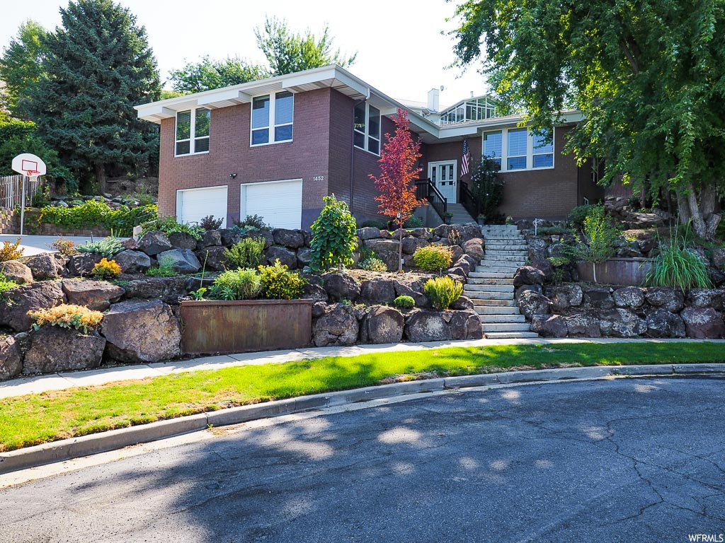 1452 N Easthills Cir, Bountiful, UT 84010