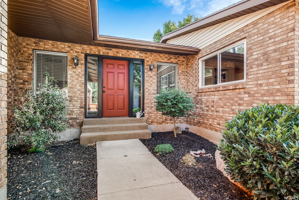 2862 E 2100 N, Layton, UT 84040