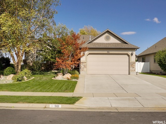 901 E James Cir, Clearfield, UT 84015