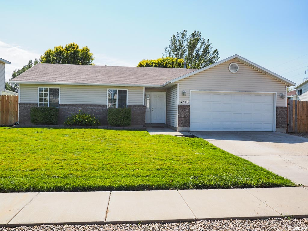 3173 W 4975 S, Roy, UT 84067