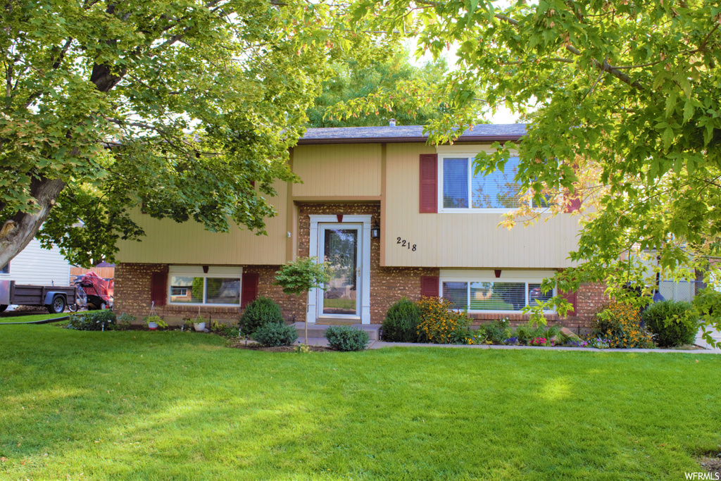 2218 N 1300 W, Clinton, UT 84015