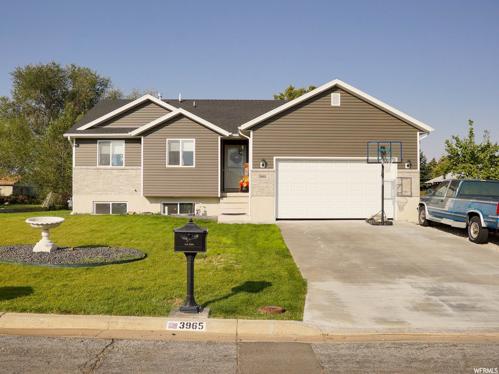 3965 S 2025 W, Roy, UT 84067