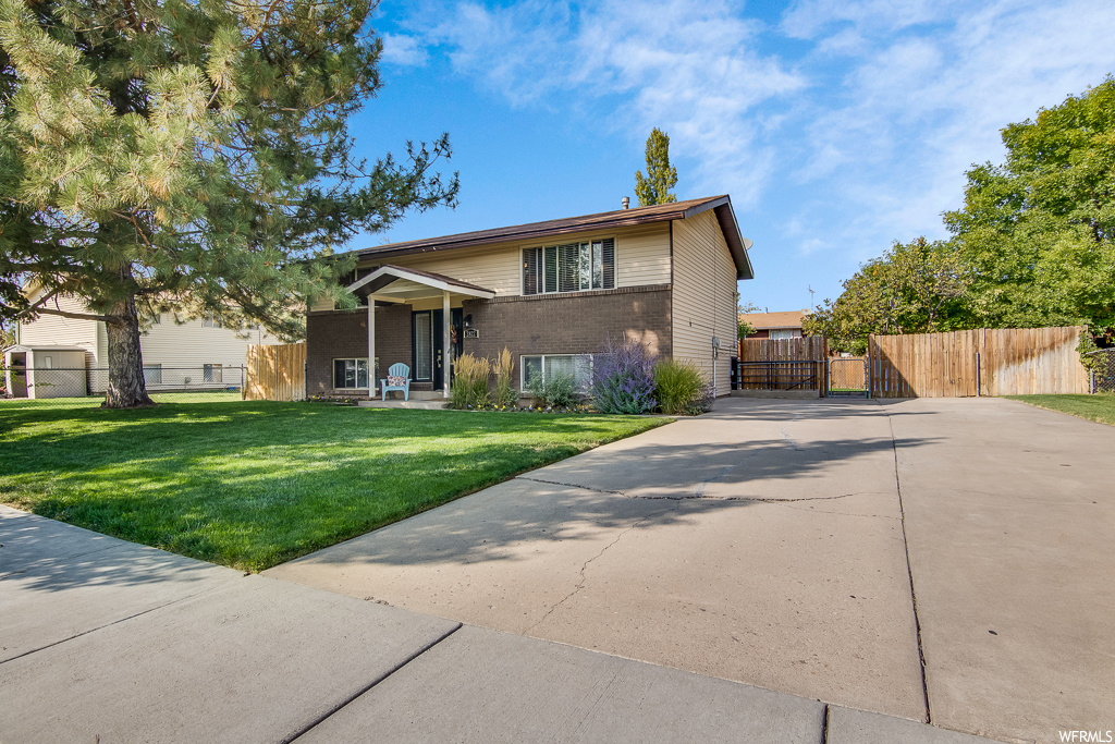 2822 W 1700 N, Clinton, UT 84015