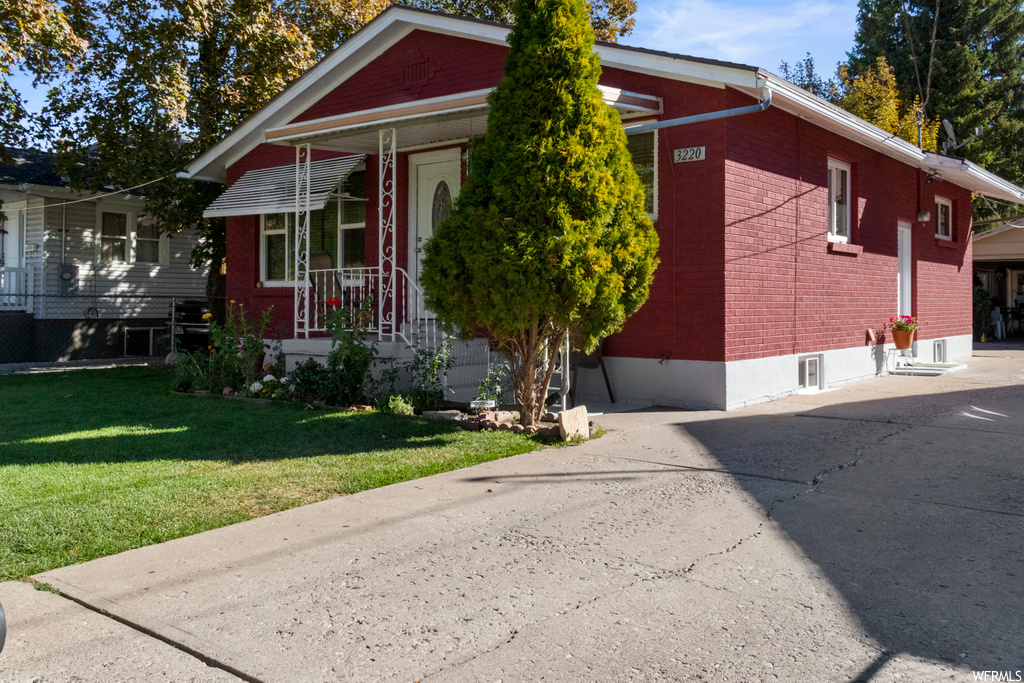 3220 S Jefferson Ave E, Ogden, UT 84403