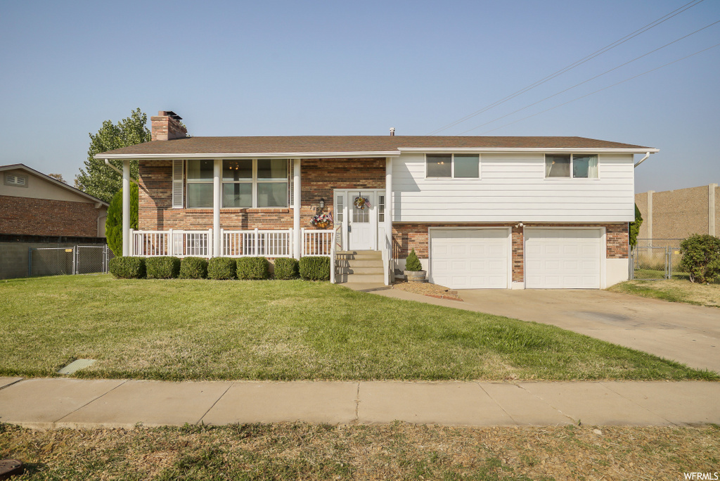 1453 S Valhalla Dr E, Clearfield, UT 84015