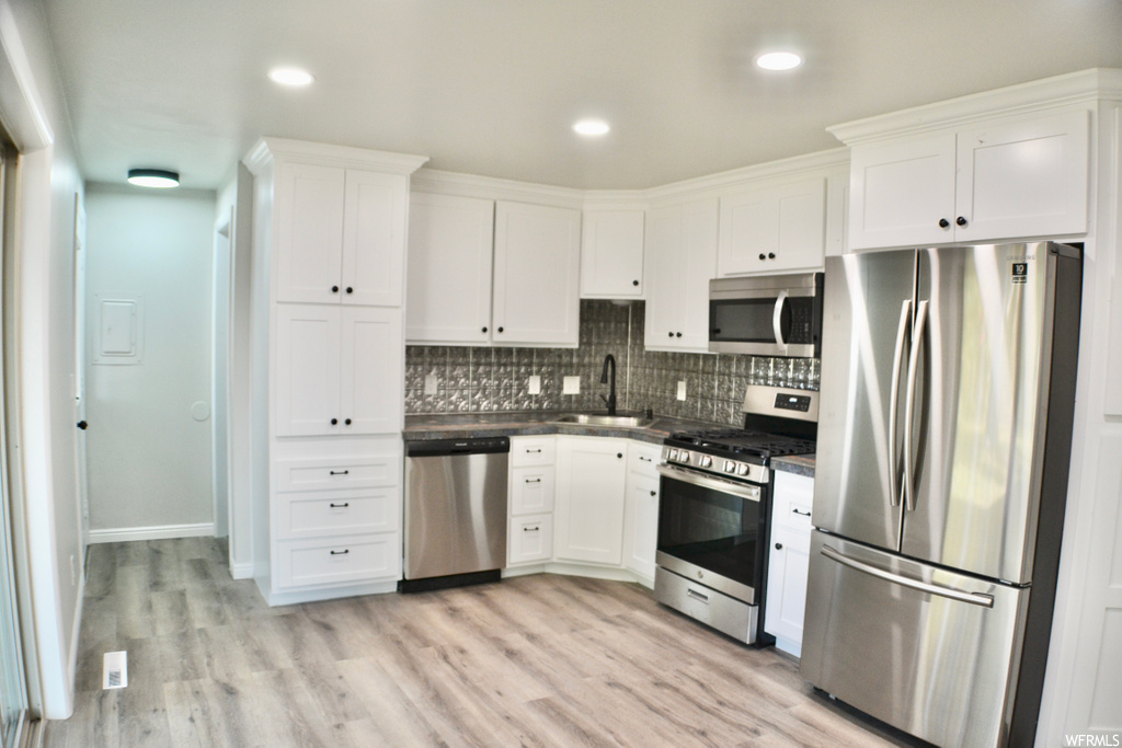 2326 W 4400 S, Roy, UT 84067