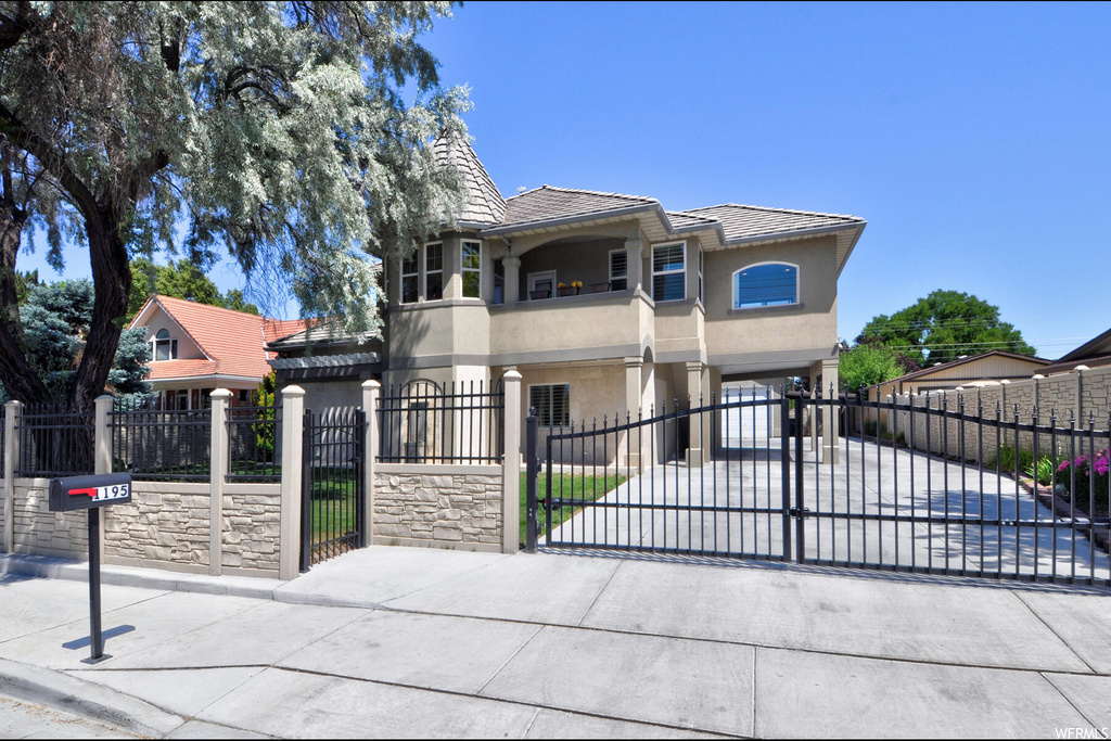 1195 E Vine St S, Murray, UT 84121