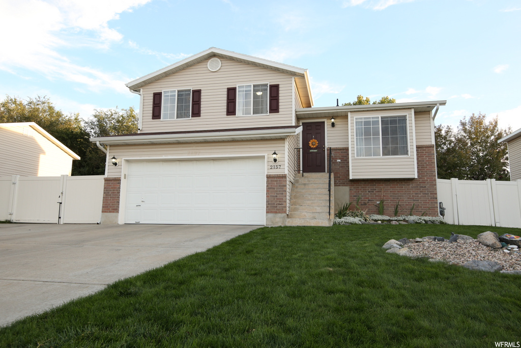 2157 W 1450 N, Clinton, UT 84015