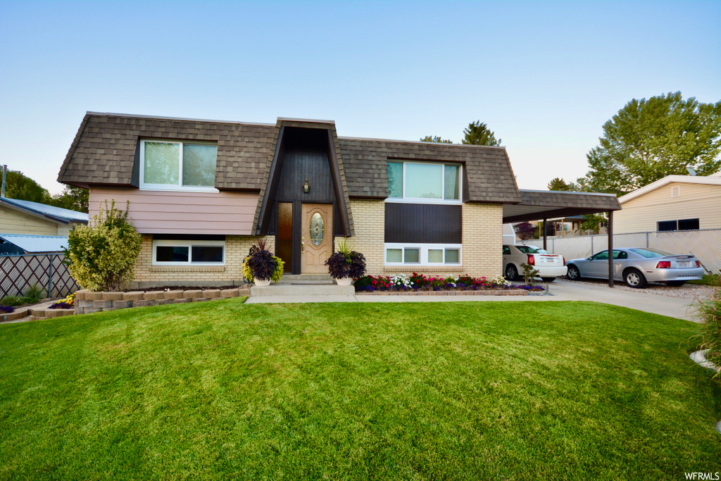 1123 E Saphire Dr, Sandy, UT 84094