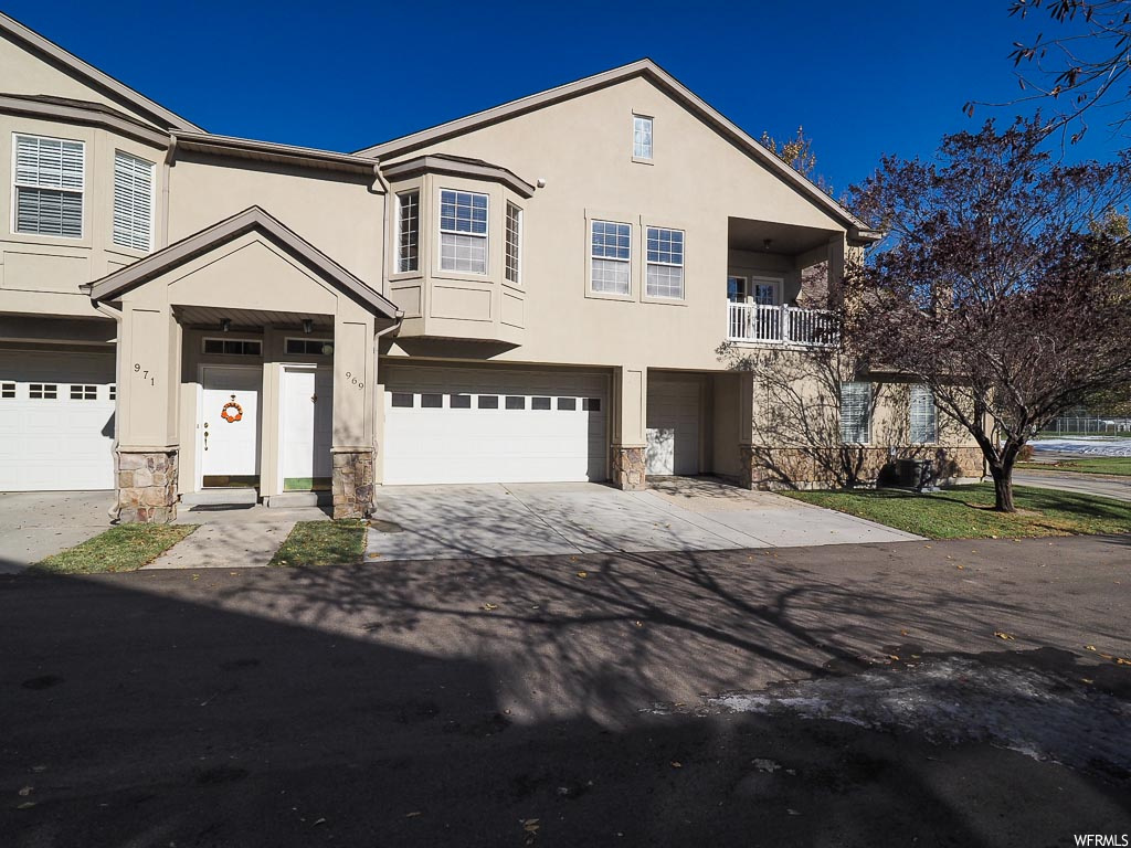 969 S Courtyard Ln E, Centerville, UT 84014