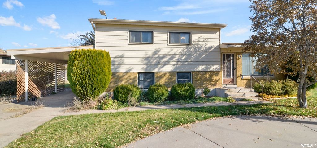 1262 N 3000 W, Clinton, UT 84015