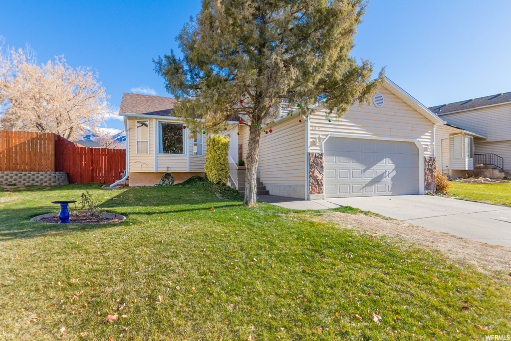 709 S Fox Run Dr E, Layton, UT 84041