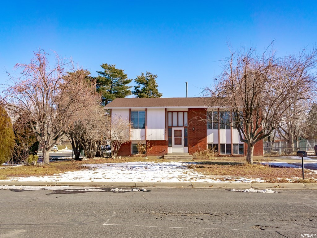1118 N 575 W, Clinton, UT 84015