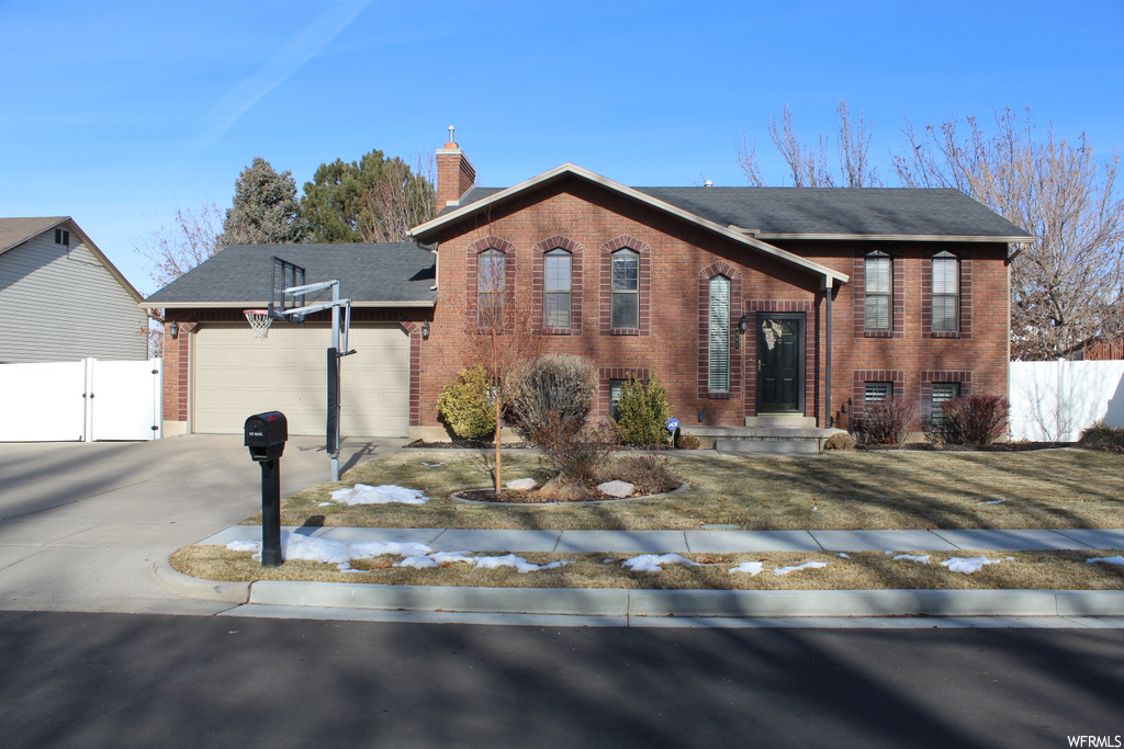 662 W 1460 N, Clinton, UT 84015