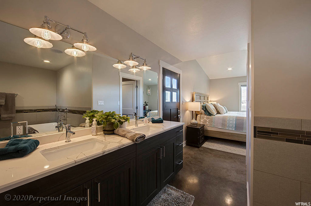 72 TANGREN DR #LOT 1D Moab, UT 84532
