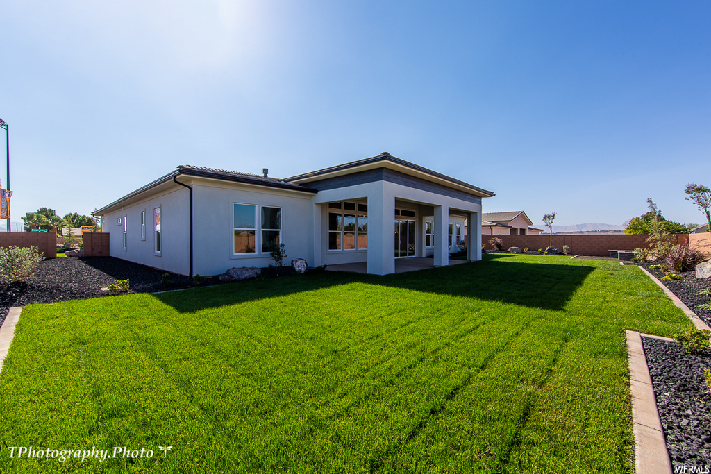 166 W ELINOR LN Washington, UT 84780