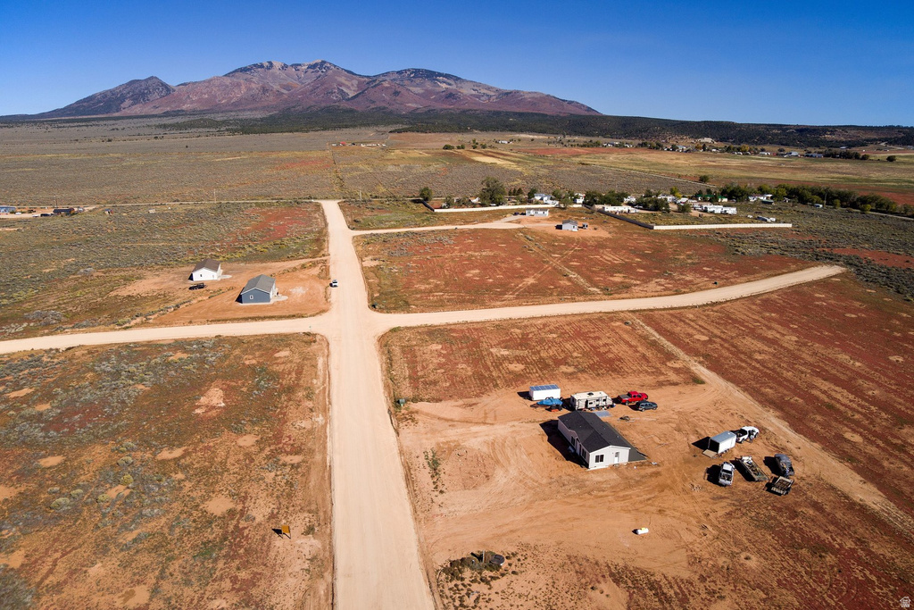 17  DEAN CT La Sal, UT 84530