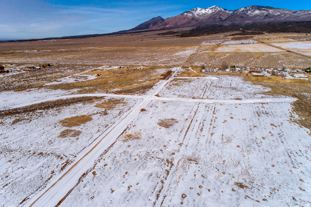 17  DEAN CT La Sal, UT 84530