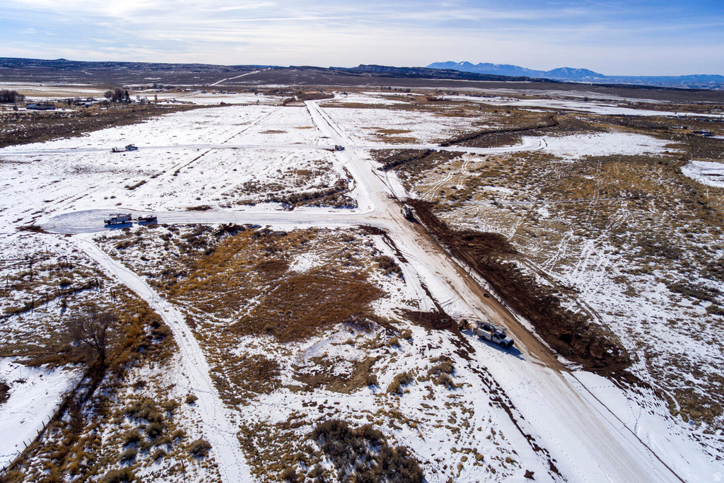 16  DEAN CT La Sal, UT 84530